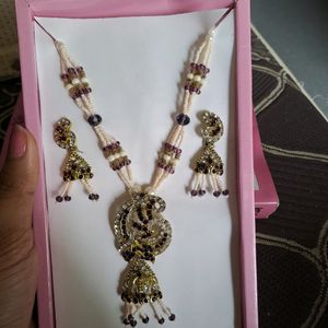 Pendal Set With Earing