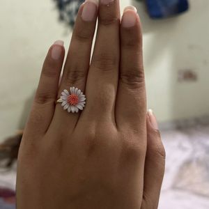 Adjustable Daisy Ring🌼