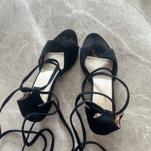 Black Dori Heel