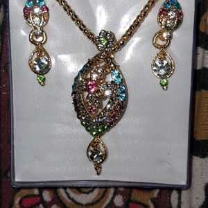 Pendent Set