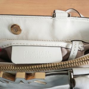 Authentic New Micheal Kors Satchel