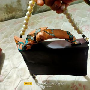 Sling purse