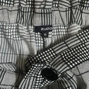 PRICE DROP !!Zudio - Black And White Checks Tro