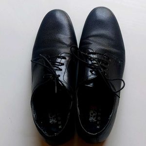 Red Tape Black Formal Shoes