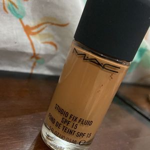 MAC Studio Fix Fluid Foundation