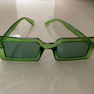 Unisex green trendy sunglasses