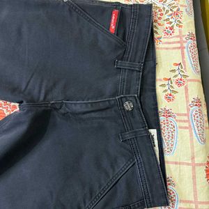 Levis Black Denim Jeans Solid