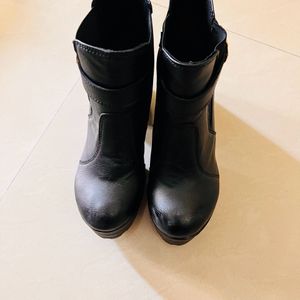 Black Boots