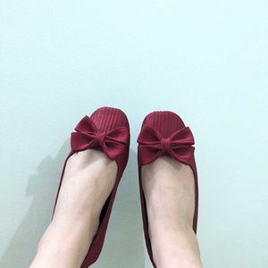 Cute Red Bow Pumps