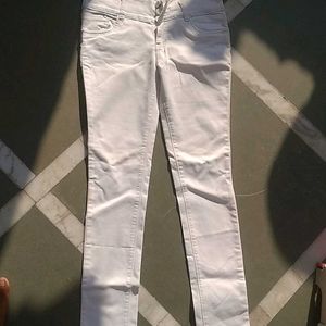 White Slim Or Skinny Jeans