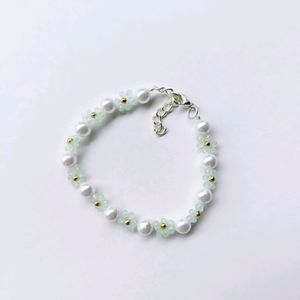 Handmade Beaded Crystal Daisy Bracelet