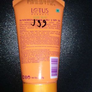 Sunscreen Lotus