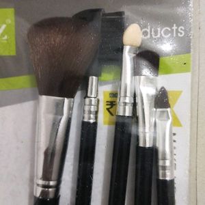 Cosmetic Brush Brand New 5 Pc