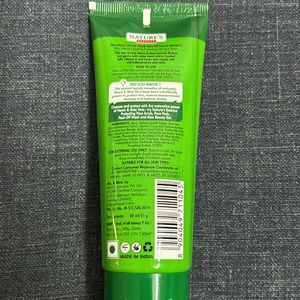 Nature’s Essence Protecting Gel Face Wash