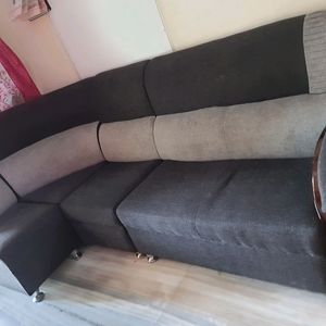 L-Shaped Sofa With 2 Cushions