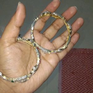 AD Kundan Pair Of Bangles