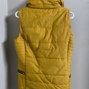 Warm yellow short sleeved jacket