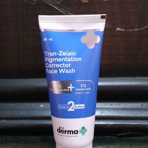 Derma Co . Facewash