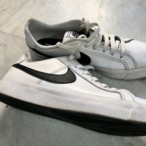 NIKE WHITE SNEAKERS UK -7