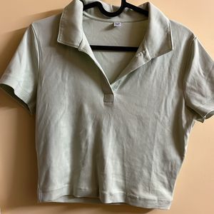 Uniqlo Cropped T-shirt Barely Used