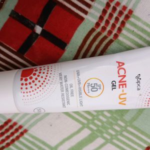 Spf 50 Pa+++ Acne Uv Gel(ipca)....... Offer Price Grab Fast