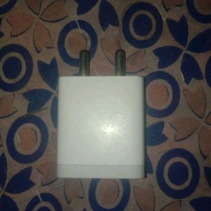 An Power Adapter. Input 100-240 V. 18 Voat