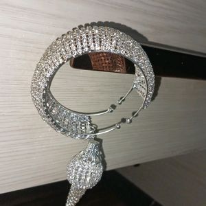 Trendy Silver Diamond Bracelet For Girls