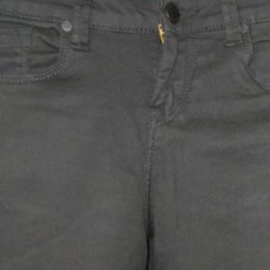 Here&Now Women's Torn Jeans Waist 28