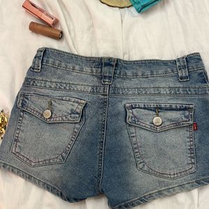 Denim Shorts / Hot Pants