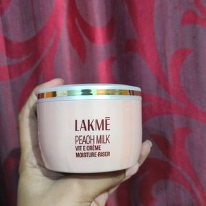 Lakme Peach Milk Moisturizer