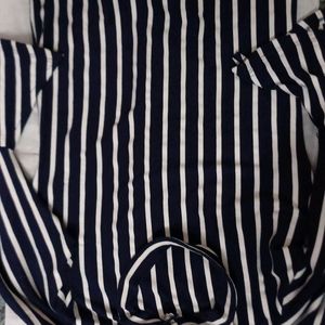 Striped Top With Neck Curved