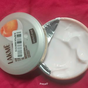 Lakme Peach 🍑 milk Moisturizer