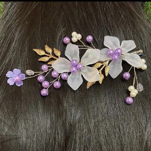 White And Purple Contrast Hair Clip