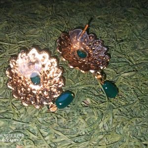 Beautiful Green Earrings Or Studs