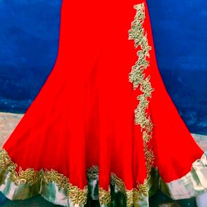 Price Drop💧Beautiful Red And Golden Lahnga Choli