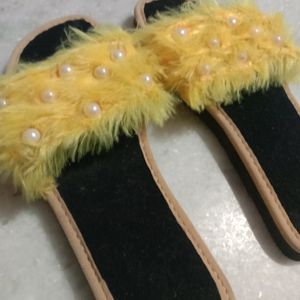 Unique Fashionble Women Flipflops And Slippers