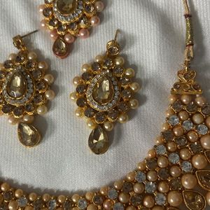 For bridal necklace