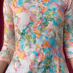 Beautifull Printed Kurti With Half Sleeves