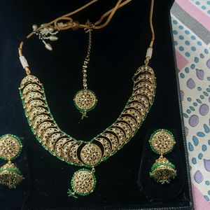 Green Necklace Set