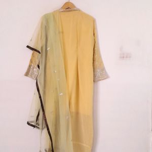 Cream Embroidered Kurta & Dupatta (Women's)