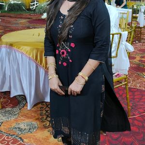 Black Suit With Dupatta Wearing Photo Attached