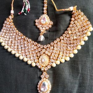 Beautiful Necklace With Bindiya (Without Earrings)