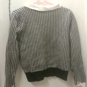 Aesthetic Korean Sweater. Pinteresy Sweater.