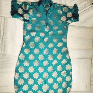 Beautiful Sea Green Golden Flower Kurti! 💚