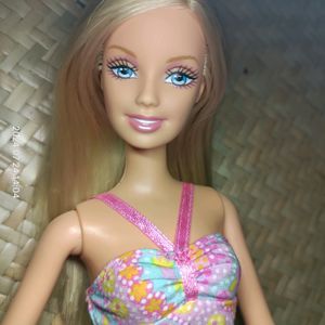 Mattel Chic Trendy Barbie Doll