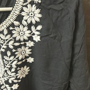 L-Xl Chikankari Short Kurthi