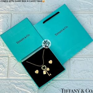 Women’s Tiffany & Co Necklace & Earring