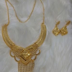 Gold Plated Set With Free Perfume