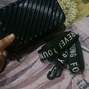 Black Detachable Sling Bag , Also Used As Clutch