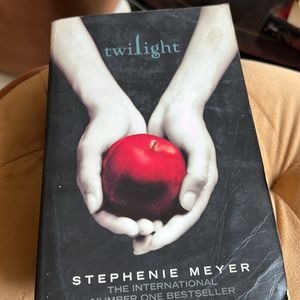 Twilight By Stephenie Meyer